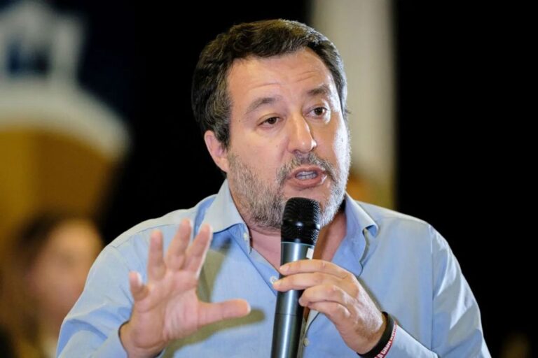 Salvini “Non sarà una manovra lacrime e sangue, vogliamo la pensione a 64 anni”