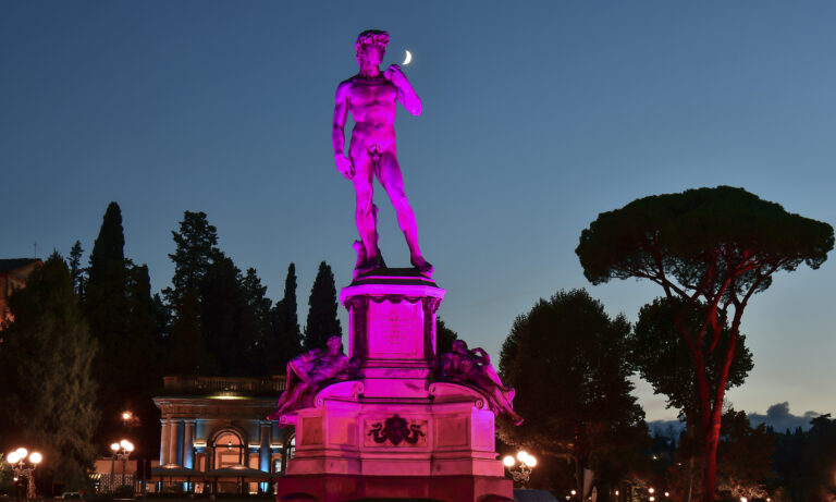 Firenze si tinge di rosa per il Pink October